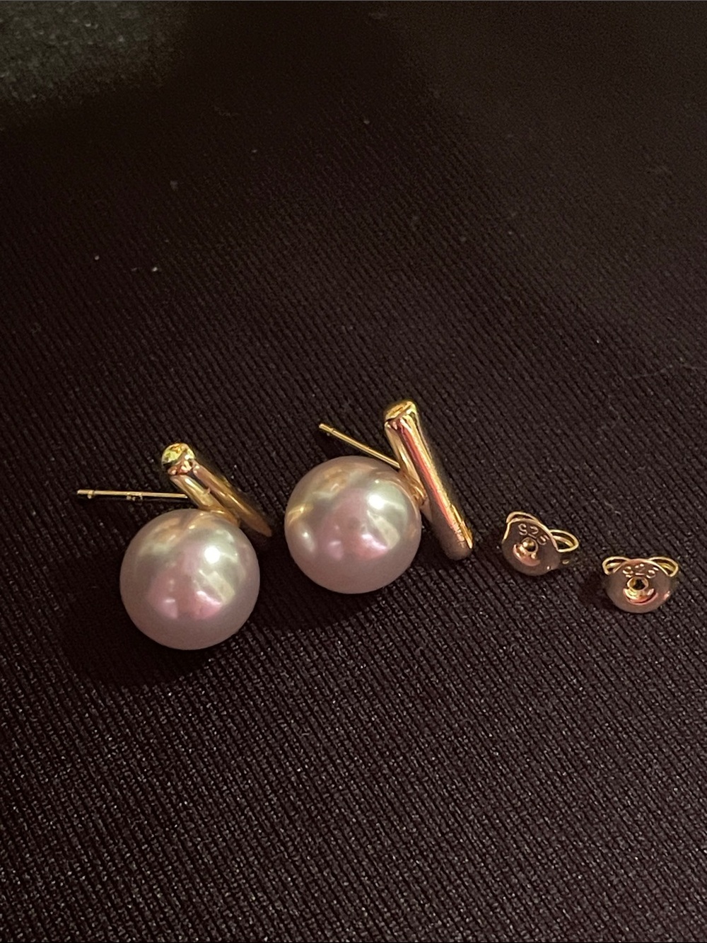 Classic 925 Gold Tone Pearl Stud Earrings - Grey Pearlescent